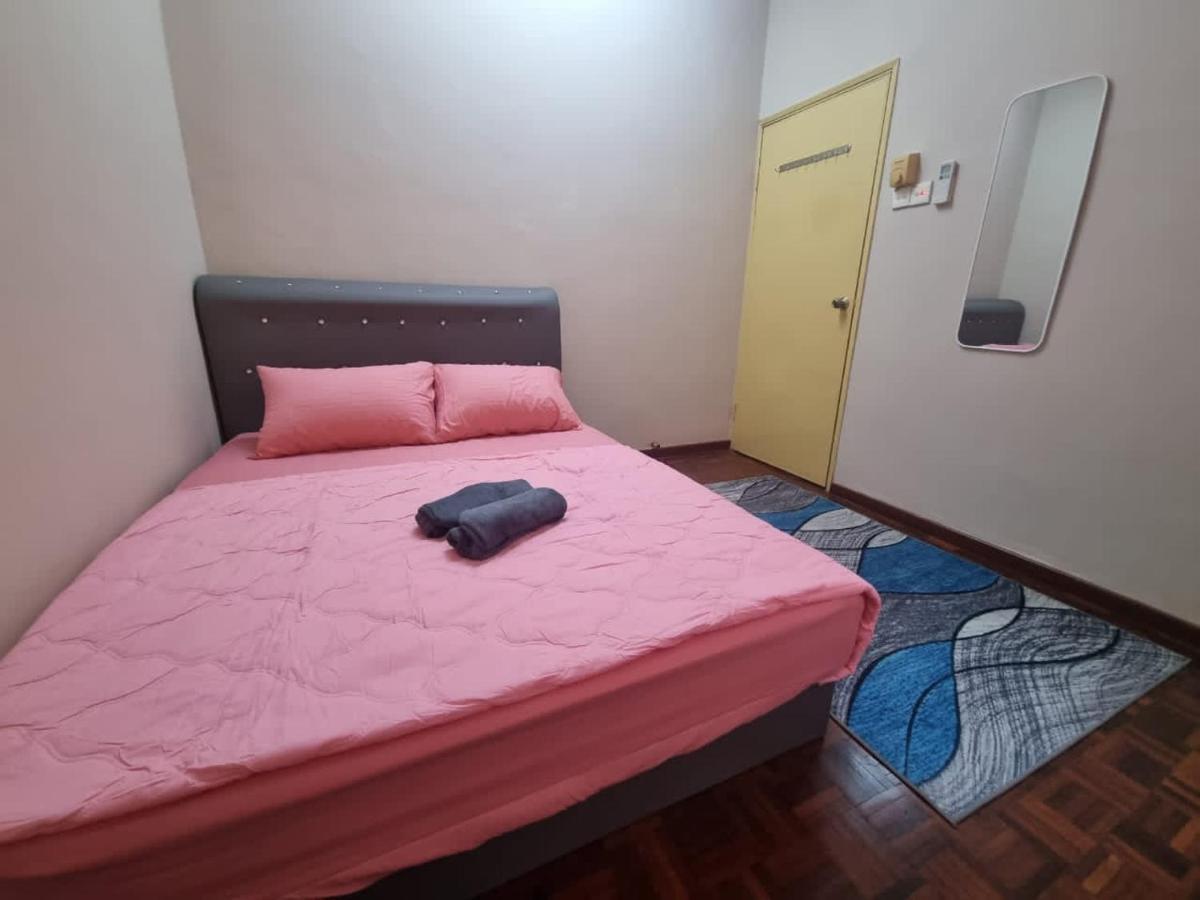 D'Lestari Homestay Seri Kembangan Bagian luar foto